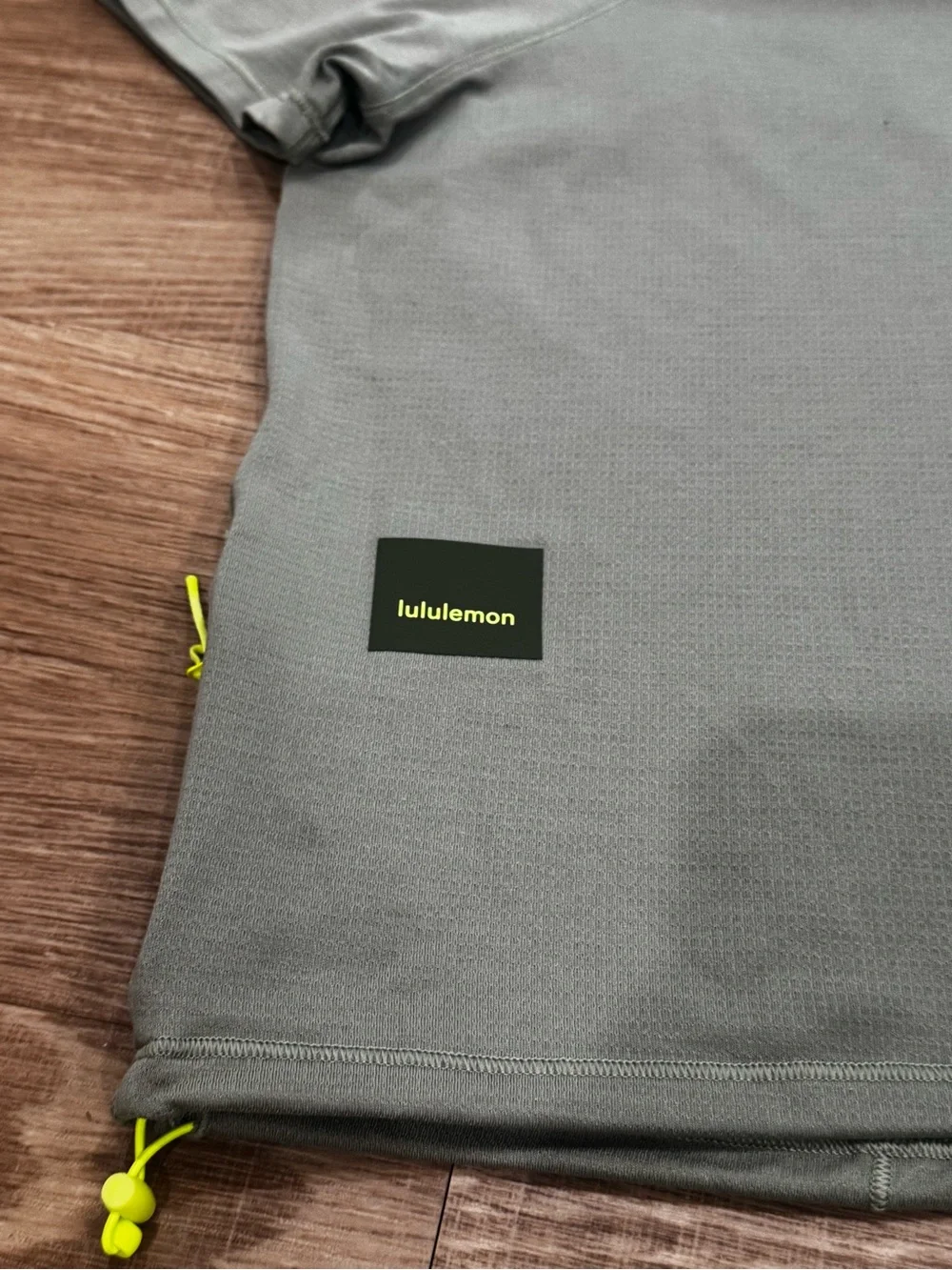 Lululemon Lightweight Cinched Hem Hiking T Shirt Laurel Green Size 4